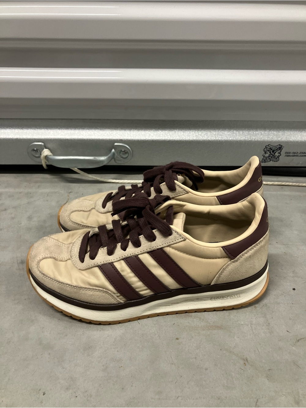 Adidas Run 70s 2.0 tan and maroon - Size 8